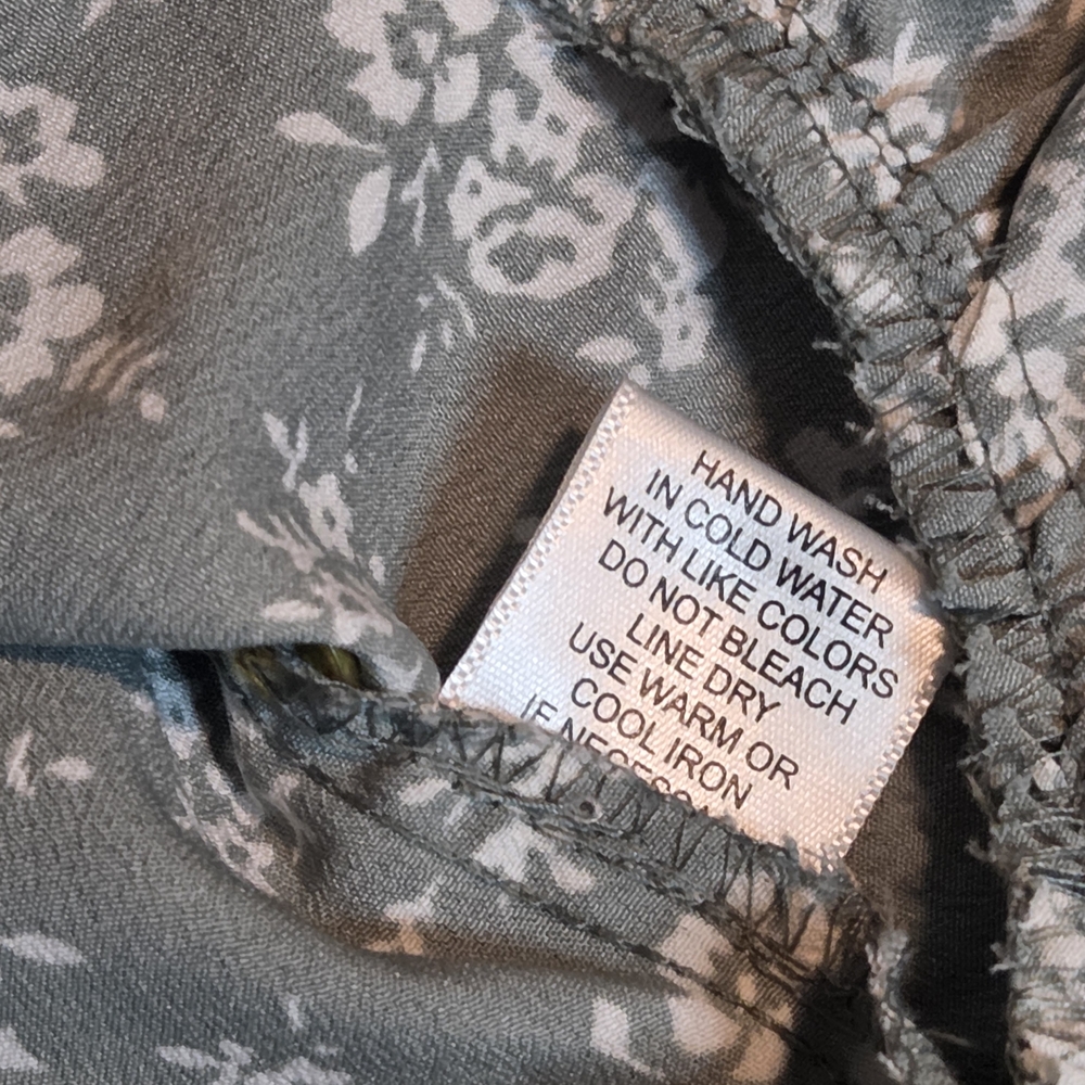 Chic Sage And White Floral short Summer Dress, Speed Limit MPH Womans Size Med - Picture 9 of 11